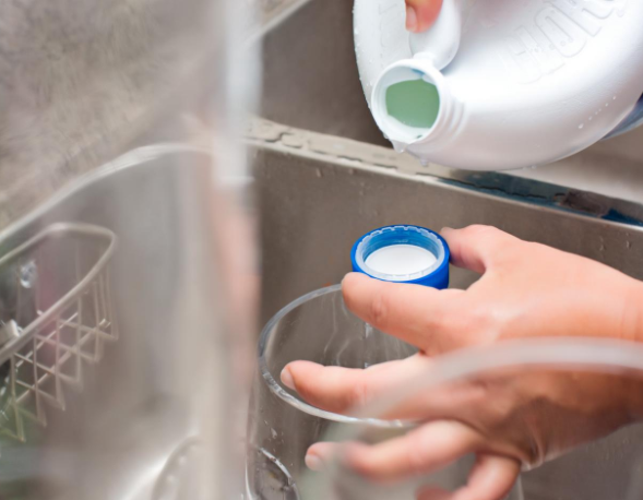 Do bleach safe to clean a water filter pitcher
