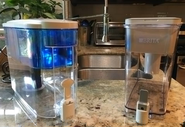 What color is the brita 18-cup water filter pitcher